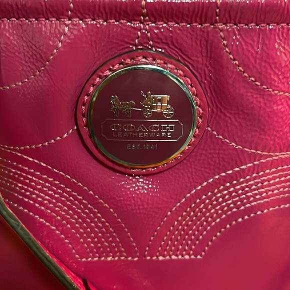 Coach Signature bags small pen mark inside No rips or Oder used for school  2mo - Picture 2 of 7